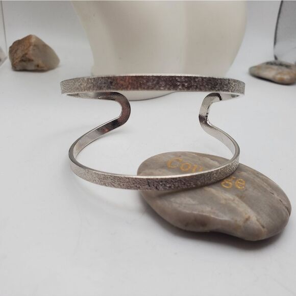 Gladiator sparkle cuff bracelet - Picture 3 of 3